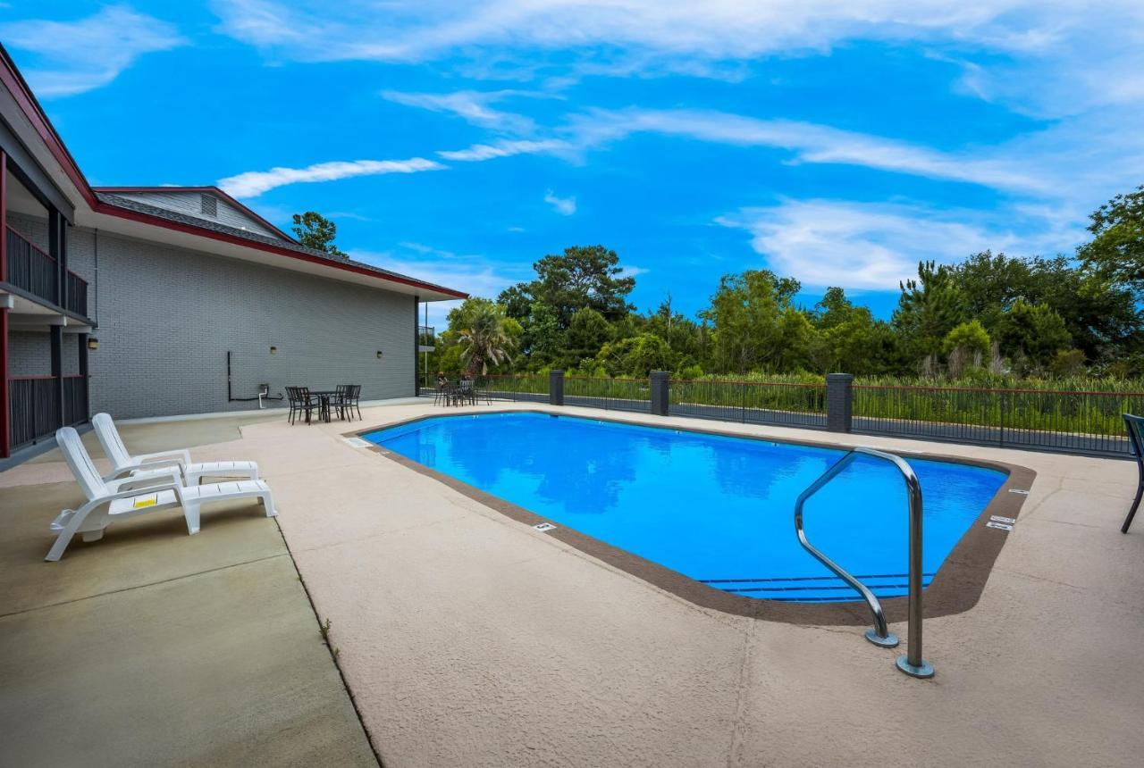 Red Roof Inn & Suites Thomasville Dış mekan fotoğraf